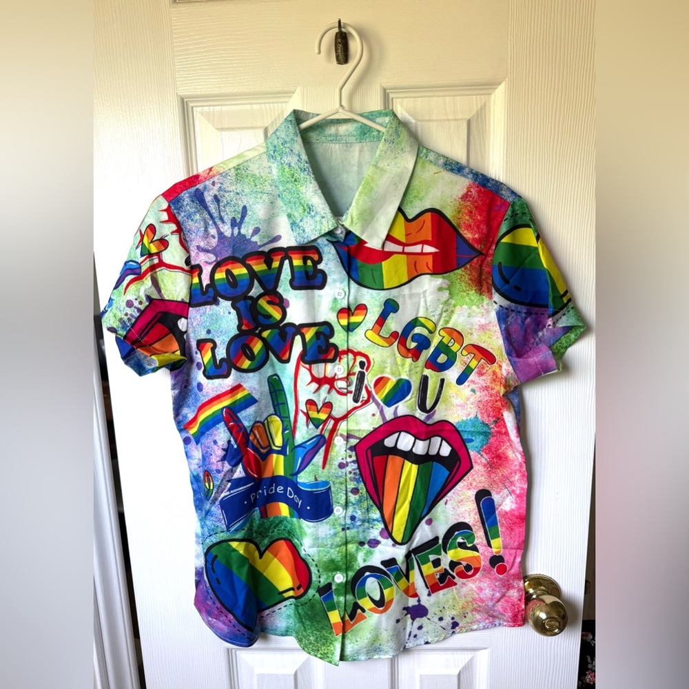 Pride Women’s Shirt / Top Rainbow 🌈 Colourful Size Large New in Bag 🏳️🌈